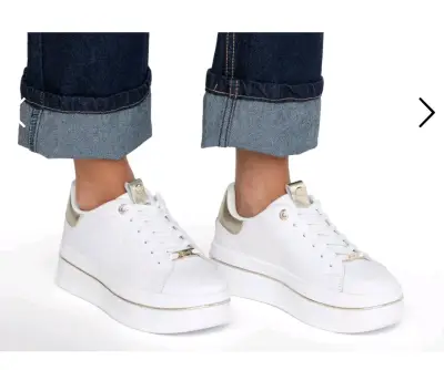 Zapatillas negras y blancas con plataforma - miniatura 4