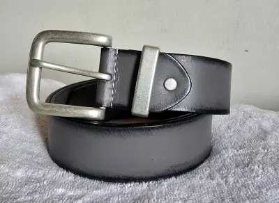 Cinturón de cuero para hombre en varios colores - miniatura 3