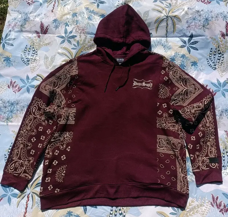 Polerón Dogg Supply con diseño bandana 3XL