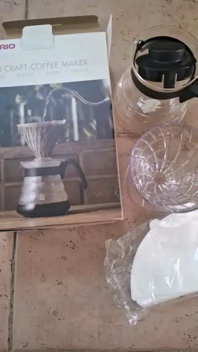 Set de Cafetera Manual con Filtros y Jarra - miniatura 2