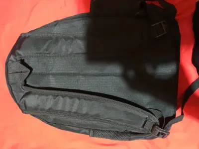 Mochila Nike negra con logo grande - miniatura 1