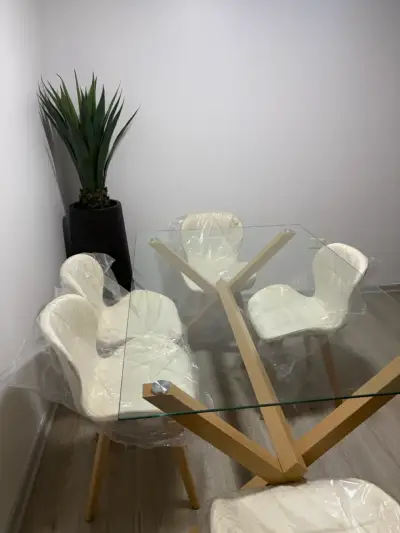 Juego de Comedor Vidrio y Madera con 6 Sillas - miniatura 1