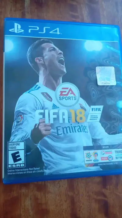 Juego FIFA 18 para PS4 en buen estado - miniatura 1