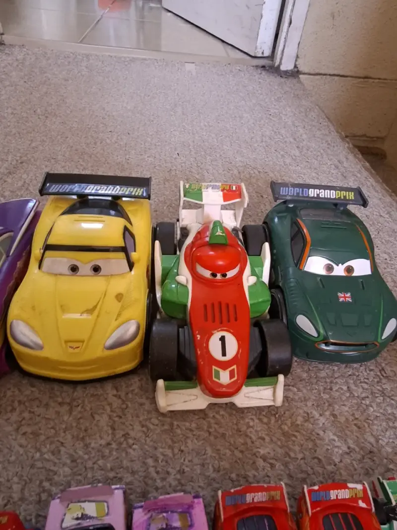 Set de autos de juguete Cars Disney Pixar - 6