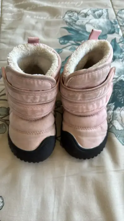 Botas de invierno para bebé rosadas - miniatura 4