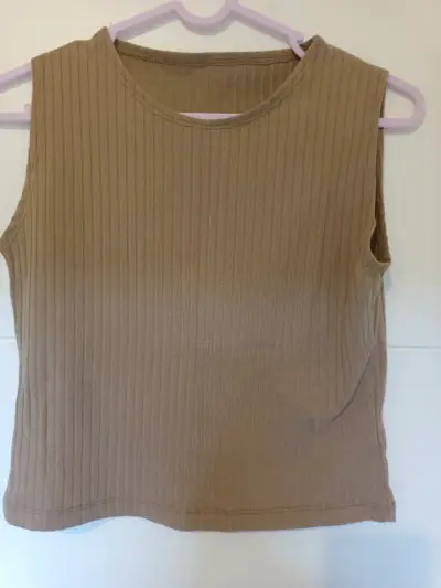 Polera sin mangas beige para mujer - miniatura 1