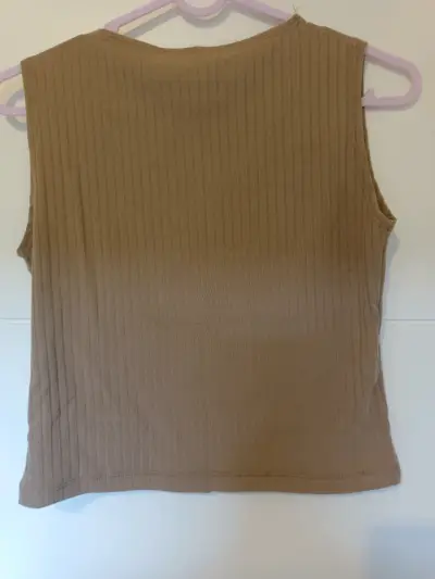 Polera sin mangas beige para mujer - miniatura 2