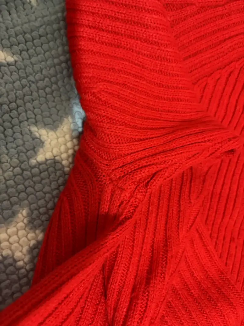 Suéter rojo de punto para mujer - 4