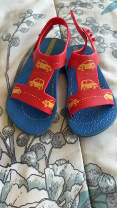 Sandalias infantiles rojas y azules Ipanema - miniatura 1