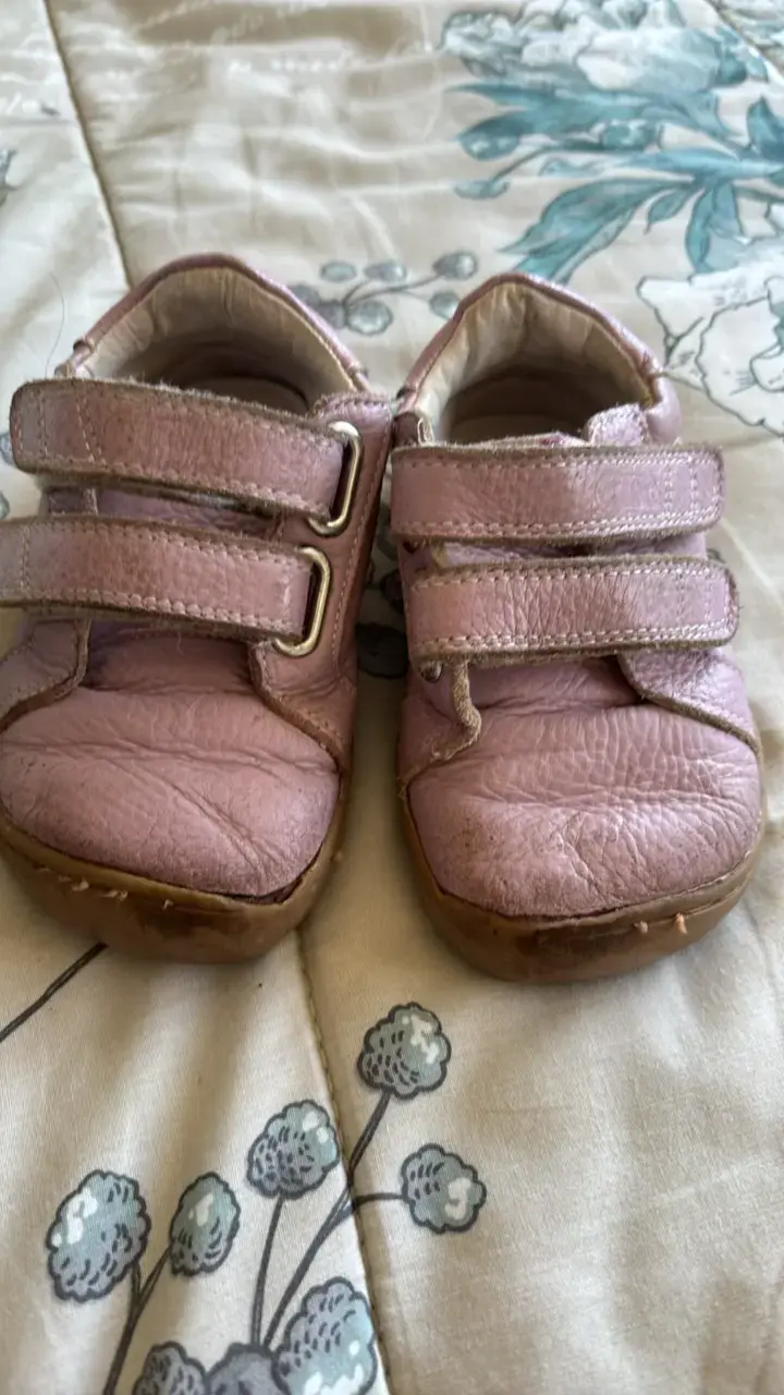 Zapatos GRON ergonómicos bebé rosados con velcro