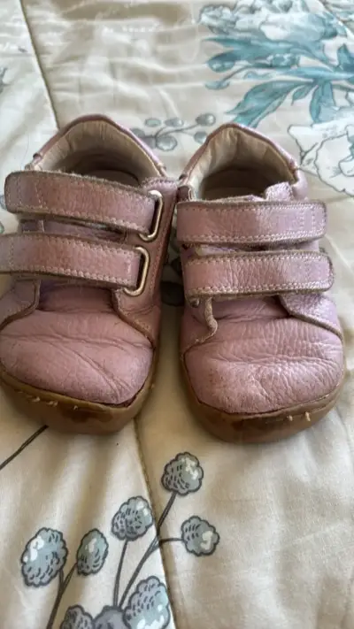 Zapatos GRON ergonómicos bebé rosados con velcro - miniatura 1