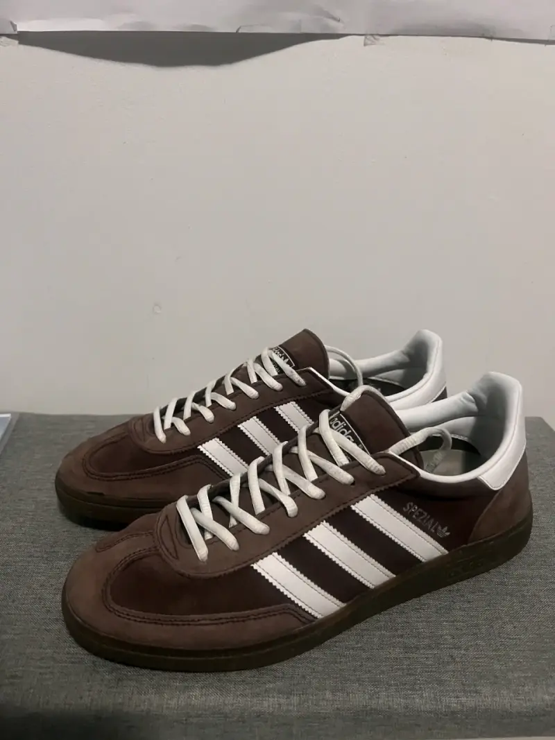 Zapatillas Adidas Spezial marrón y blanco - 1