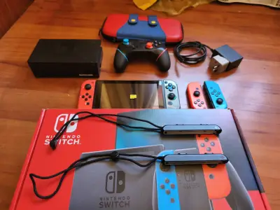 Nintendo Switch con accesorios y funda - miniatura 3