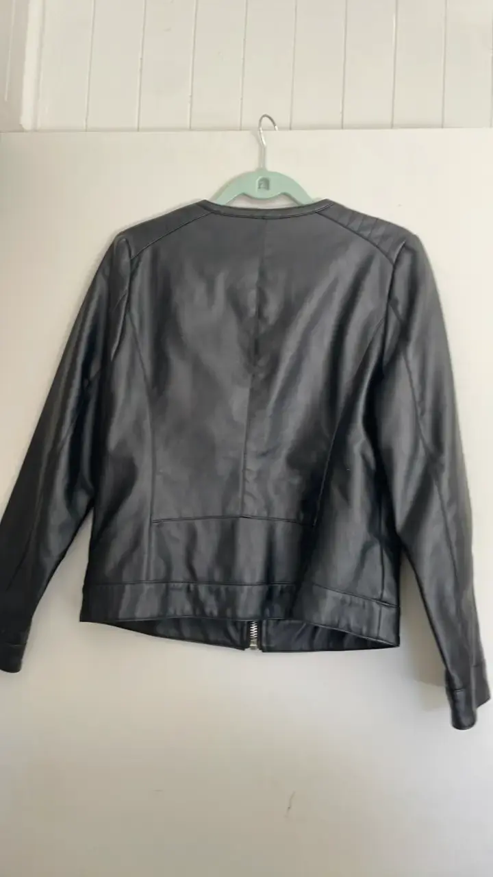 Chaqueta de cuero vegano negra para mujer Marquis - 2