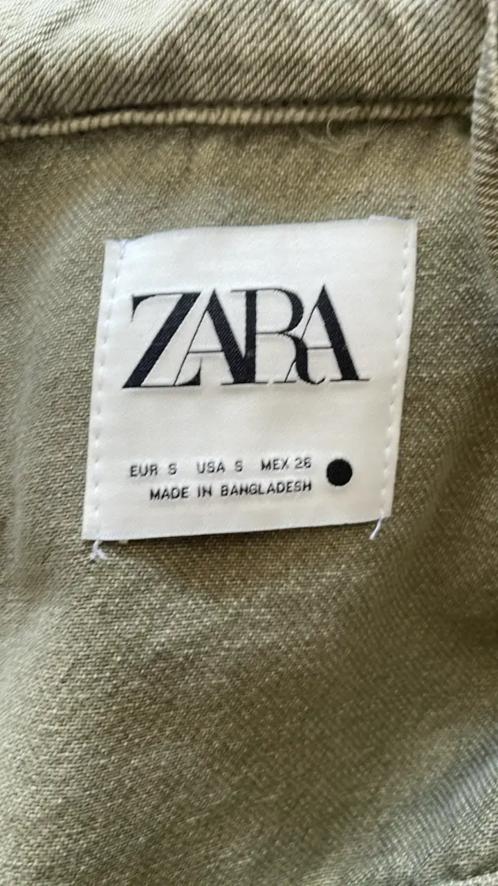 Chaqueta corta con capucha Zara verde oliva - 3