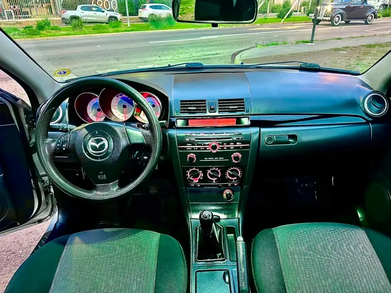 Mazda 3 Hatchback 2008 en buen estado - 5