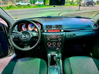 Mazda 3 Hatchback 2008 en buen estado - miniatura 5