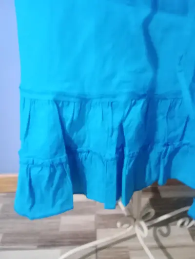 Vestido azul con encaje y tirantes - miniatura 3