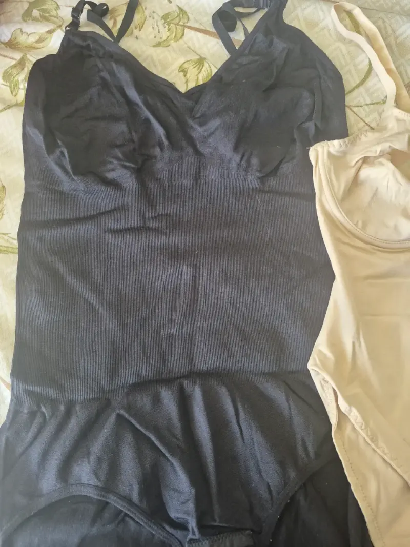 Bodies moldeadores negro y beige para mujer - 2