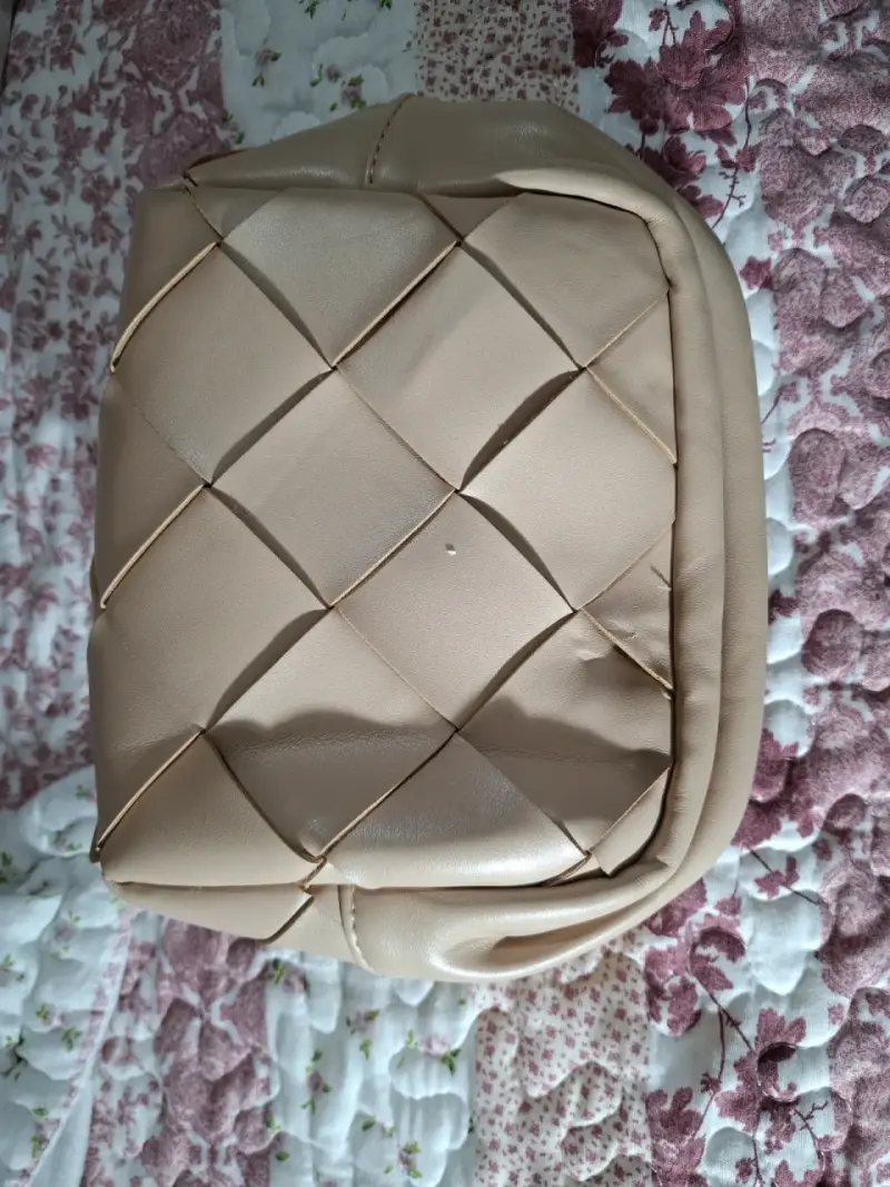 Cartera beige trenzada de A New Day - 2