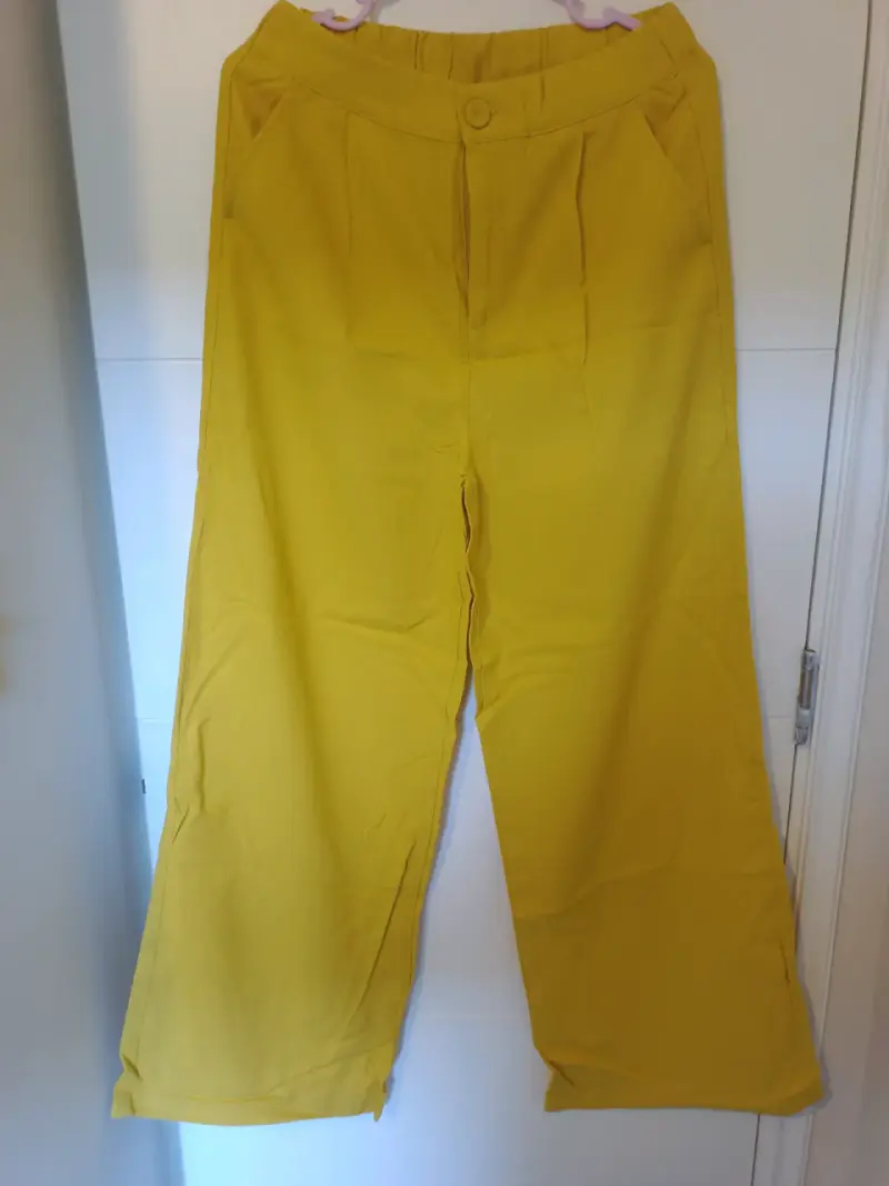 Pantalones amarillos de mujer