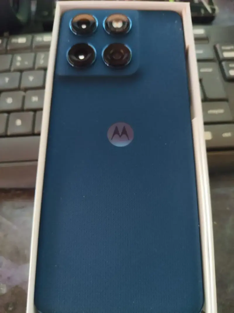 VENDO O PERMUTO  Motorola Edge 60 con 5G - 4