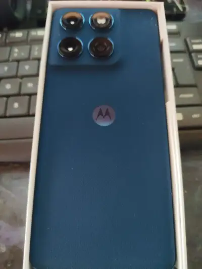 VENDO O PERMUTO  Motorola Edge 60 con 5G - miniatura 4