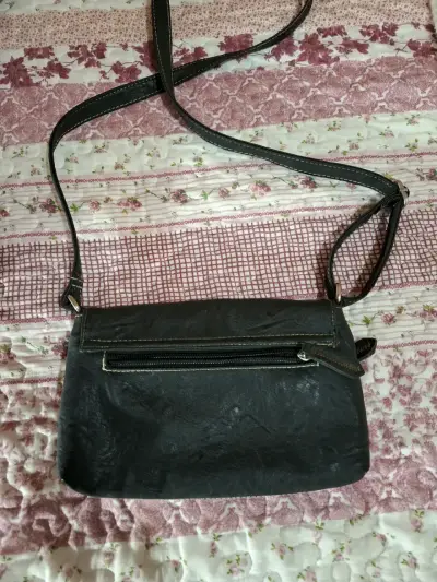 Cartera bandolera negra con cierre - miniatura 2