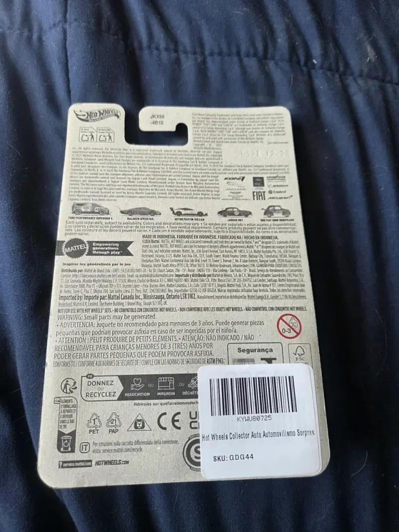 Hot Wheels Aston Martin Vulcan - 2