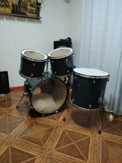 Batería acústica Pearl Forum Series - miniatura 1