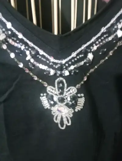 Polera negra con detalles brillantes Esprit - miniatura 2