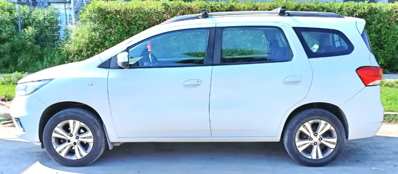 Chevrolet Spin 2019 en buen estado - 3