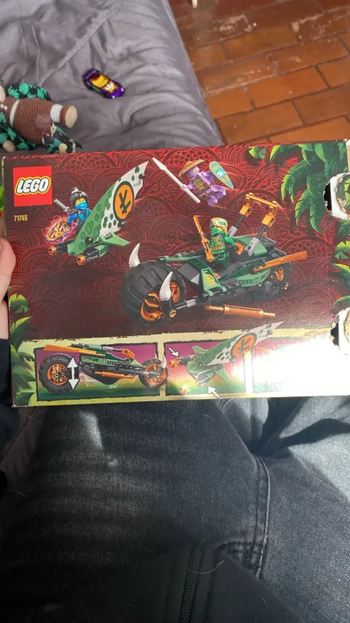 Set LEGO Ninjago Jungle Chopper 71745