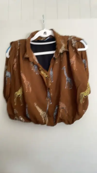 Blusa crop marrón con estampado de jirafas Zara - miniatura 1