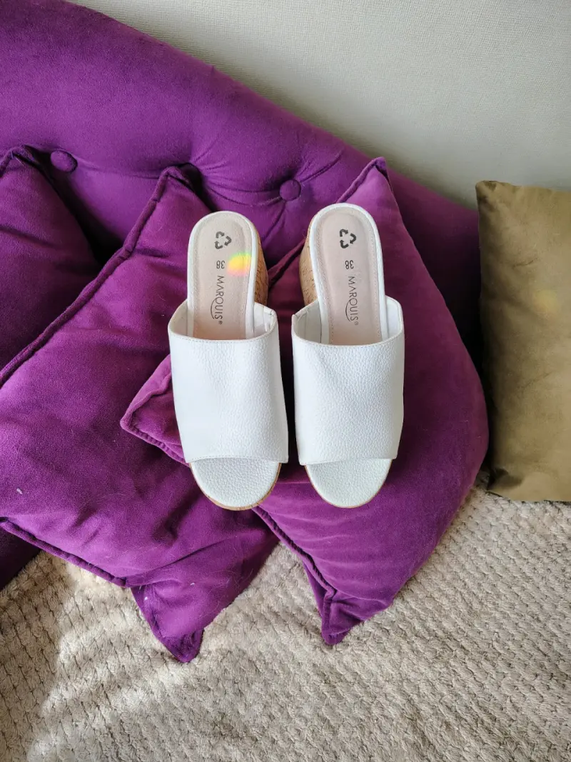 Sandalias blancas de tacón bajo Marquis - 2