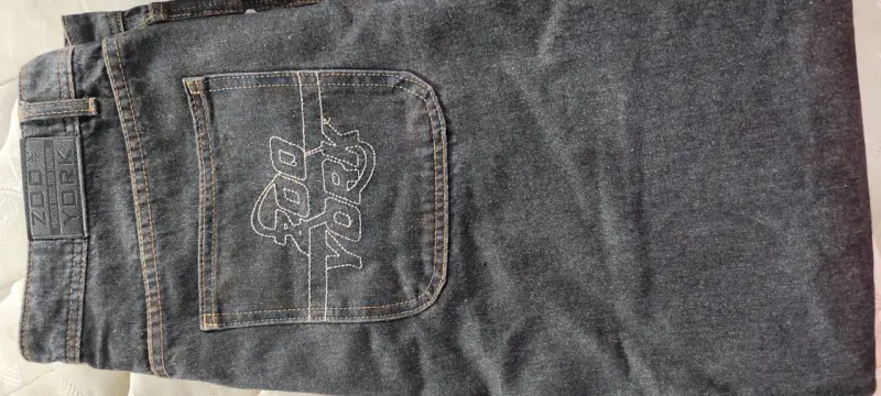 Jeans negros bordados Zoo York para hombre - 2