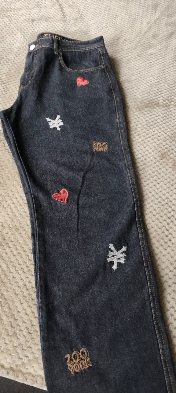 Jeans negros bordados Zoo York para hombre - 3