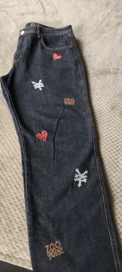 Jeans negros bordados Zoo York para hombre - miniatura 3