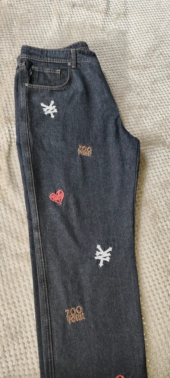 Jeans negros bordados Zoo York para hombre - 4
