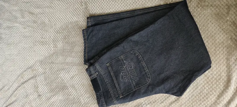 Jeans negros bordados Zoo York para hombre - 5