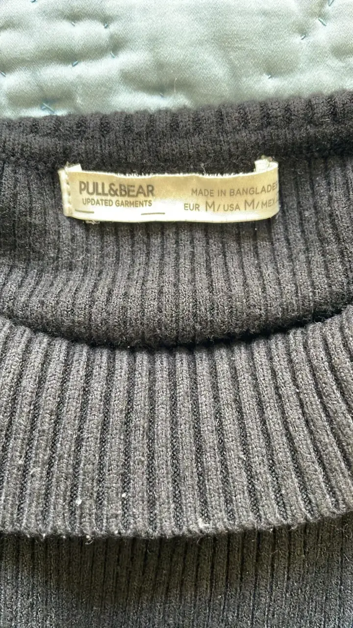 Suéter negro de cuello alto Pull&Bear - 2