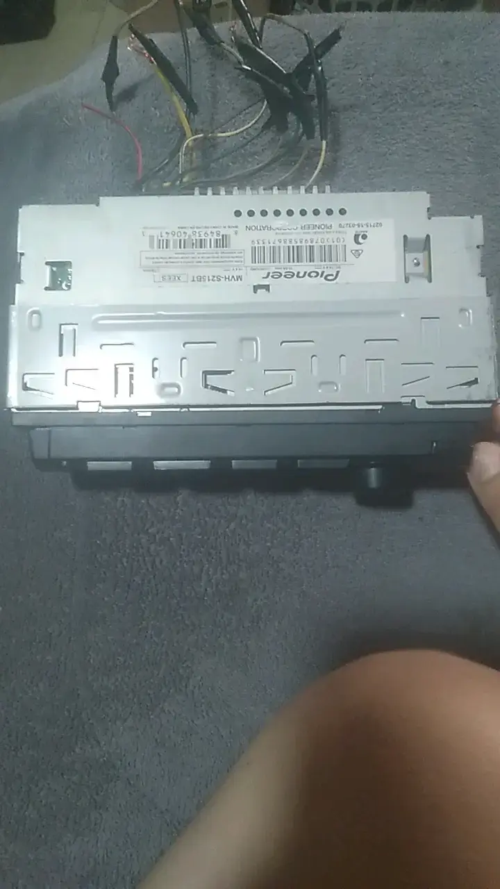 Radio para auto Pioneer con Bluetooth - 2