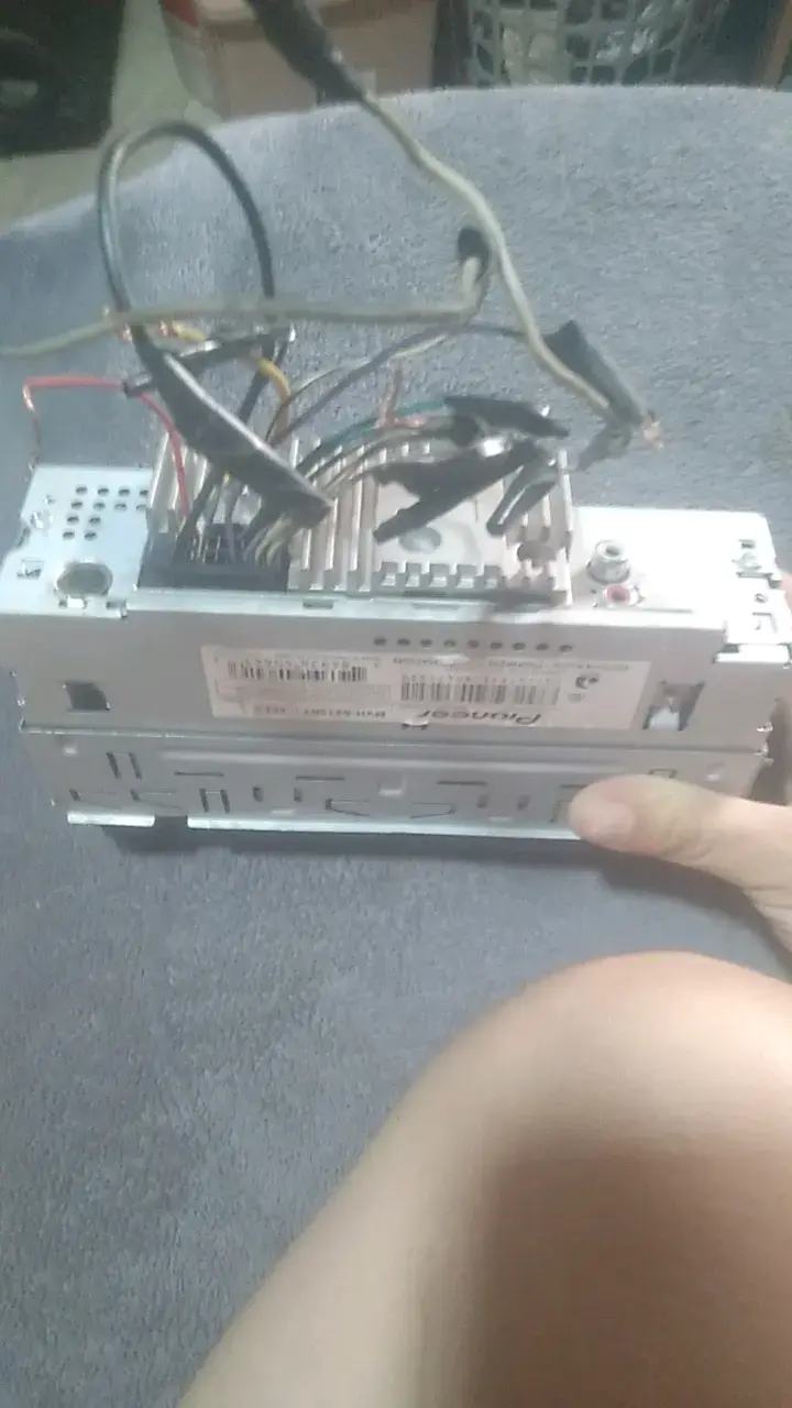Radio para auto Pioneer con Bluetooth - 3
