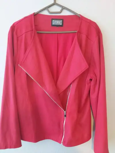 Chaqueta roja con cierre lateral ASH - miniatura 2