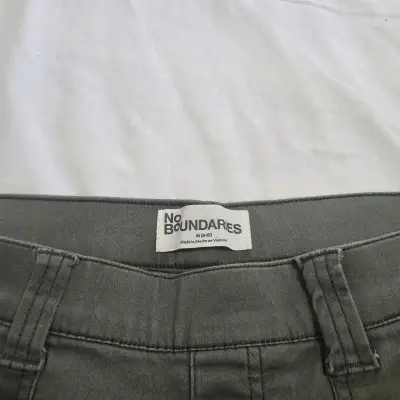 Pantalones cargo No Boundaries - miniatura 4