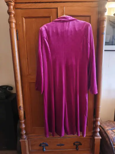 Hermoso y original Vestido/abrigo - miniatura 2