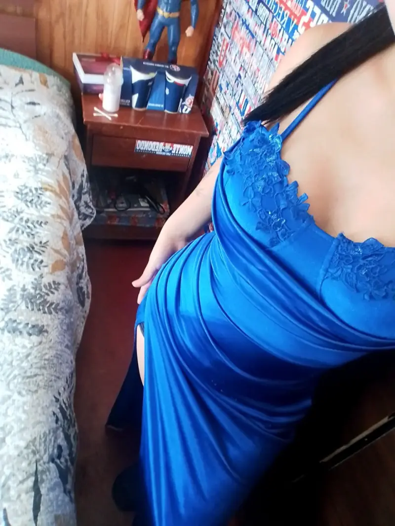 Vestido de gala azul con encaje y tirantes - 2
