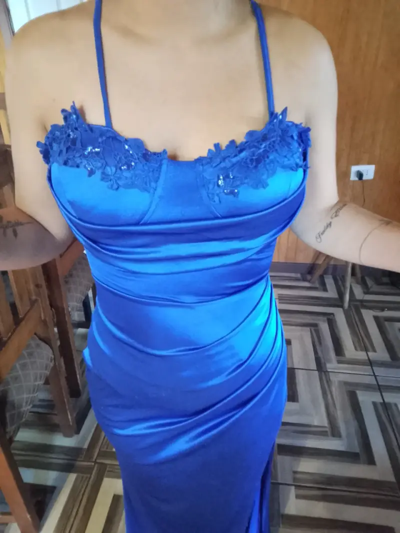 Vestido de gala azul con encaje y tirantes - 3