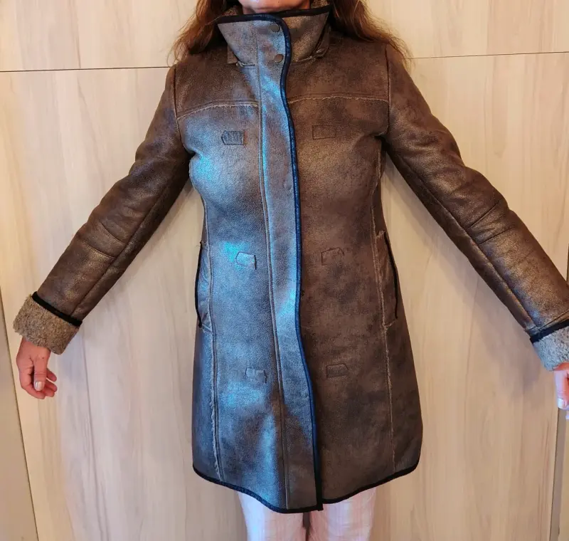 Abrigo de cuero sintético con forro de lana para mujer - 4