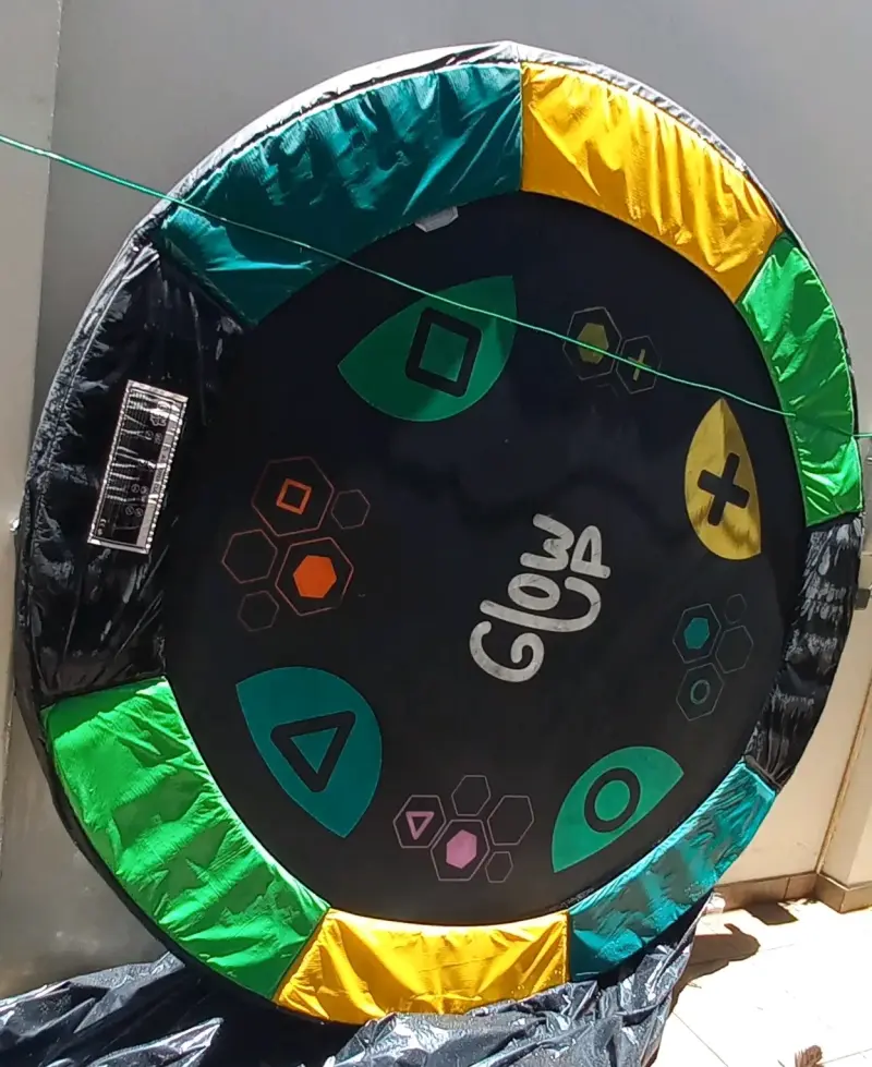 Cama elástica Glow Up con red de seguridad - 2
